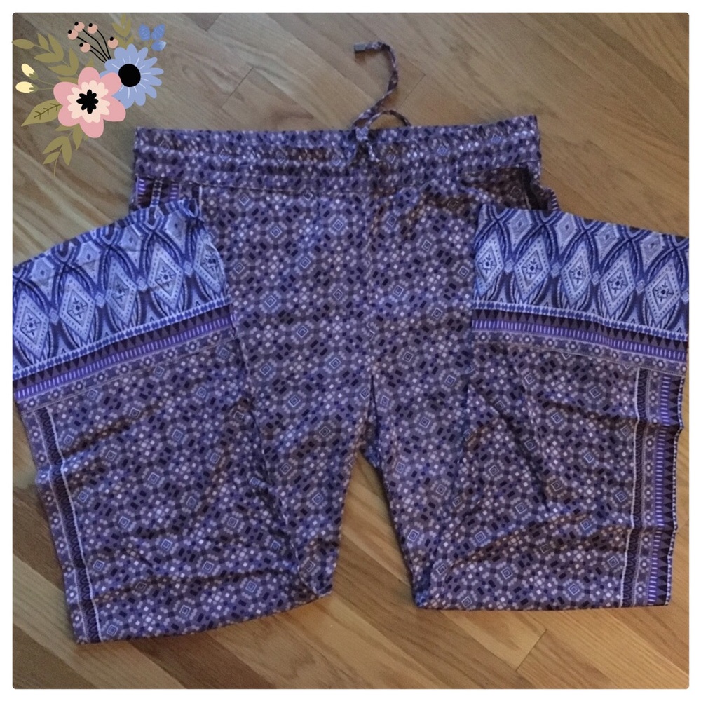 Women's light weight pants, size large